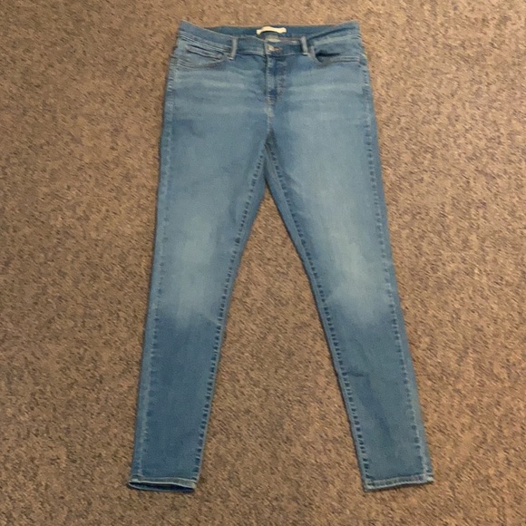 3 Pair of Ladies Levi’s Jeans - Picture 2 of 4